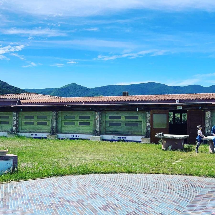 Is Bisus Guest House Castiadas Bagian luar foto