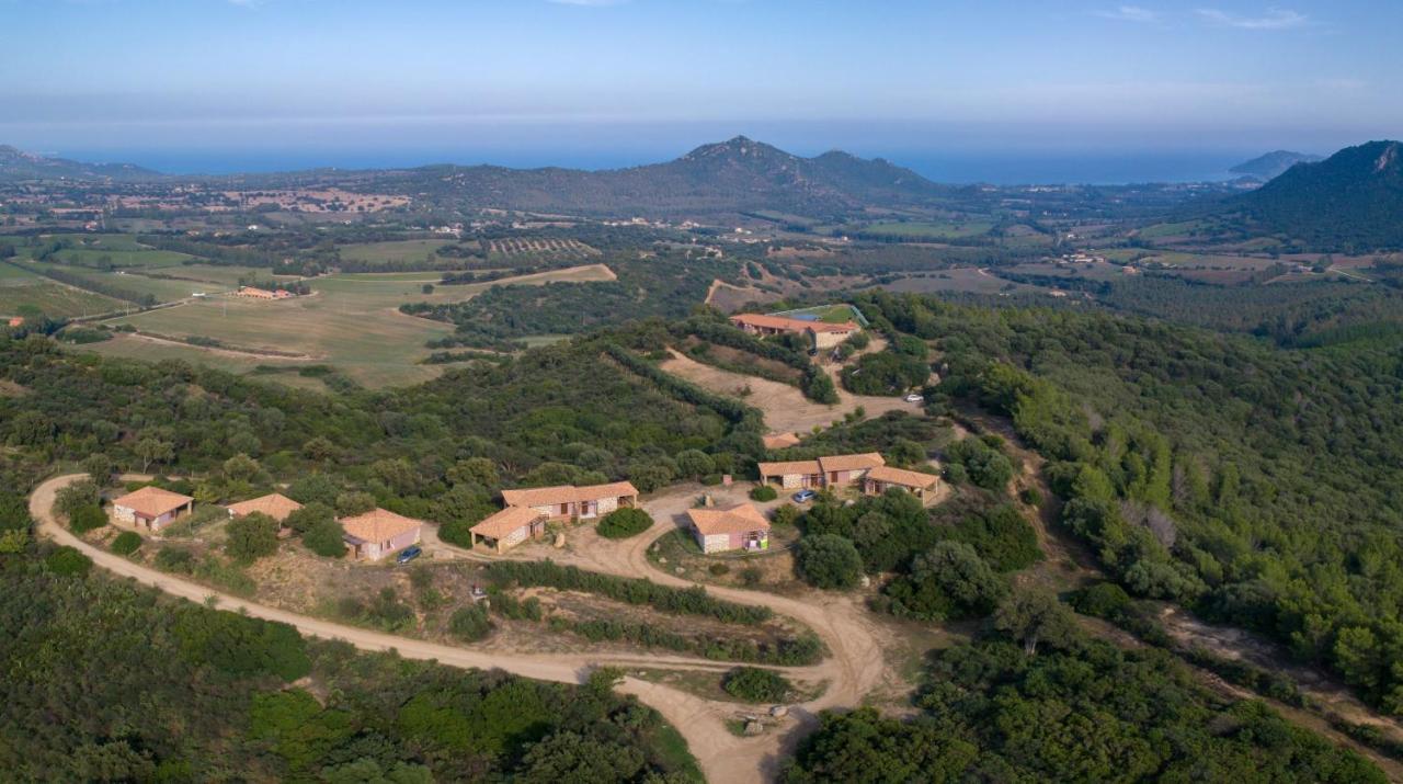 Is Bisus Guest House Castiadas Bagian luar foto