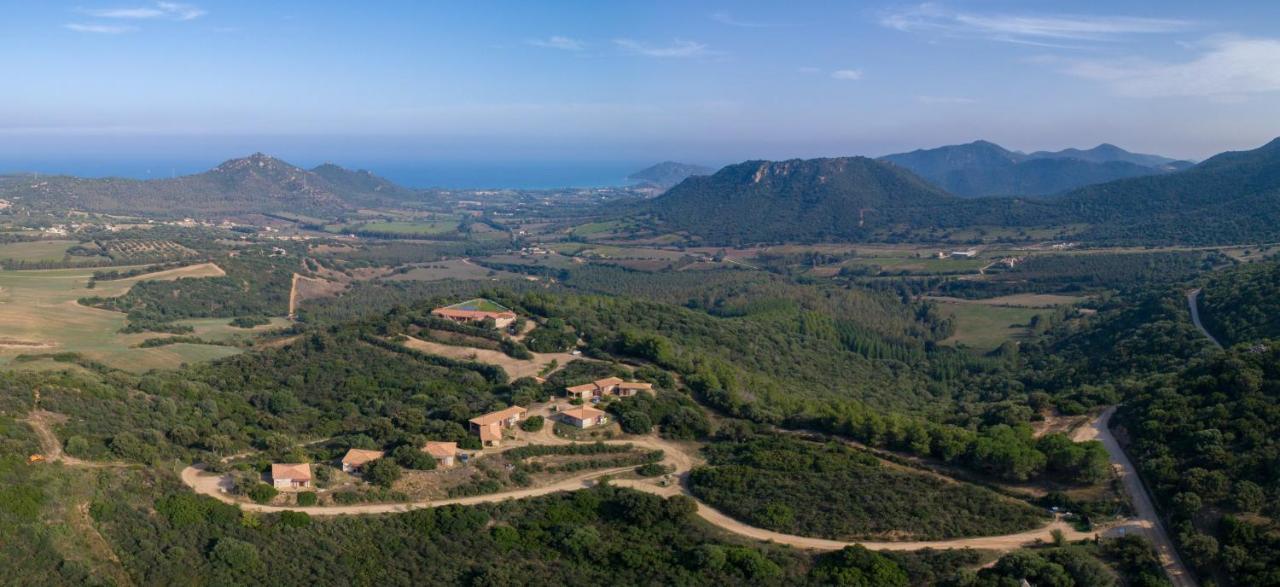 Is Bisus Guest House Castiadas Bagian luar foto
