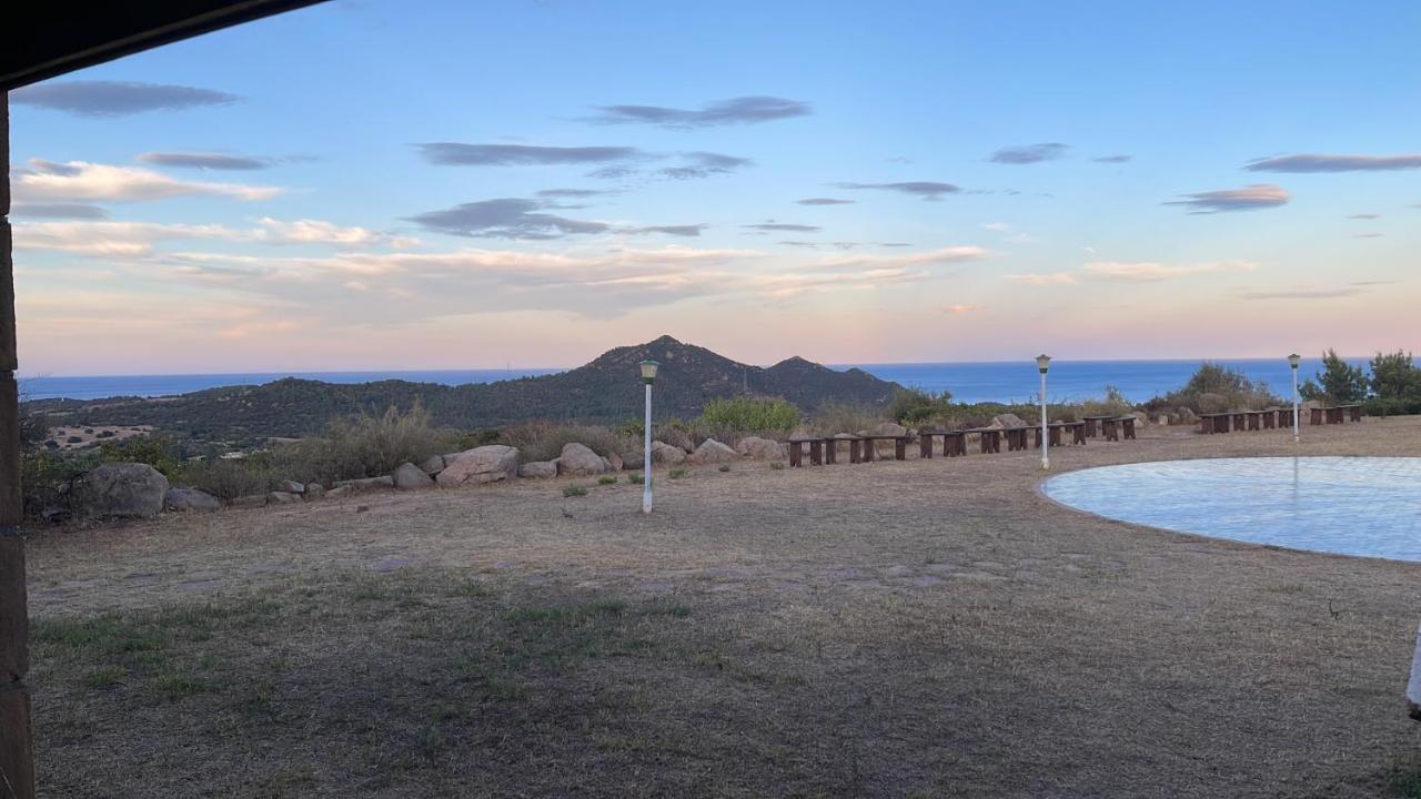 Is Bisus Guest House Castiadas Bagian luar foto